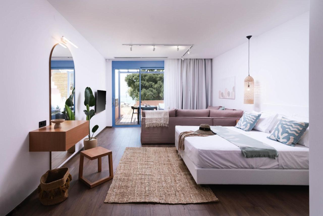 Suites De Luxe Katerina Kokkinos Pirgos Extérieur photo